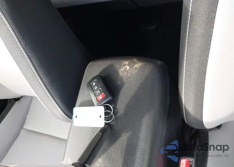 2018 Toyota Rav4 Xle из США, поврежденный, VIN JTMRFREV9JJ735876